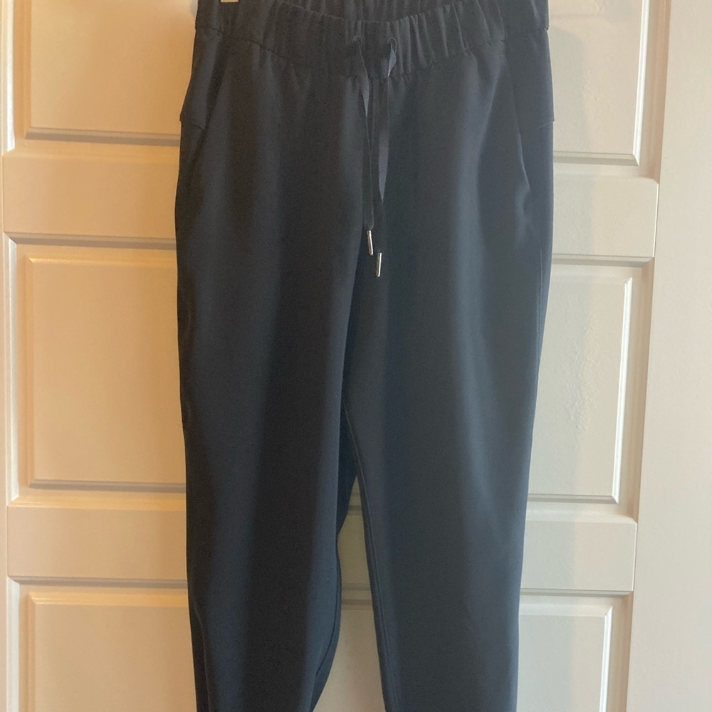 Lululemon On The Fly Jogger